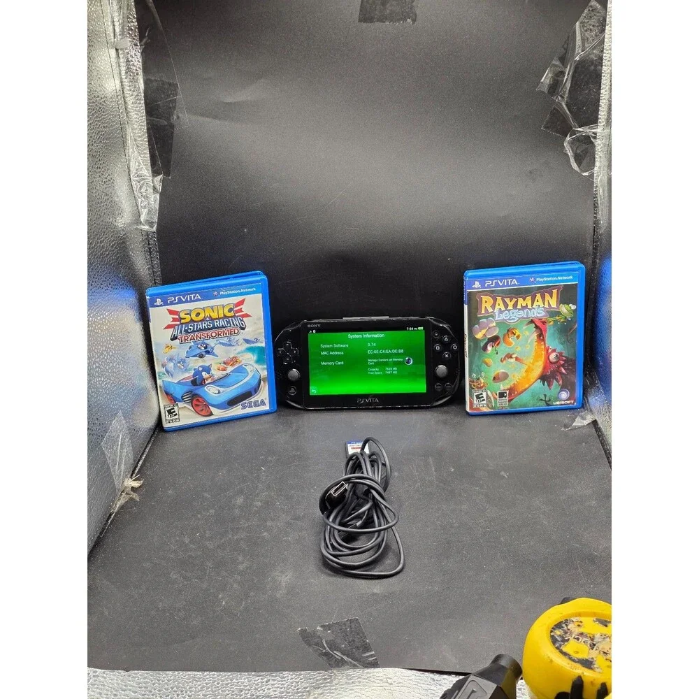 Sony PS Vita Slim Bundle (pch2001)